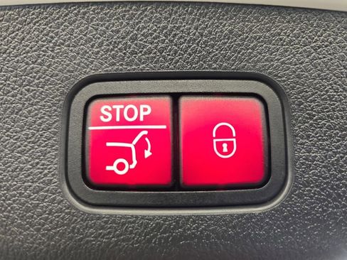 Certified 2023 Mercedes-Benz GLC 300 image 15