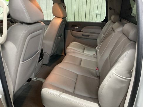 Used 2007 Chevrolet Avalanche LTZ w/ LTZ Preferred Equipment Group image 21