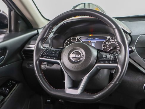 Used 2024 Nissan Altima 2.5 SR FWD image 12
