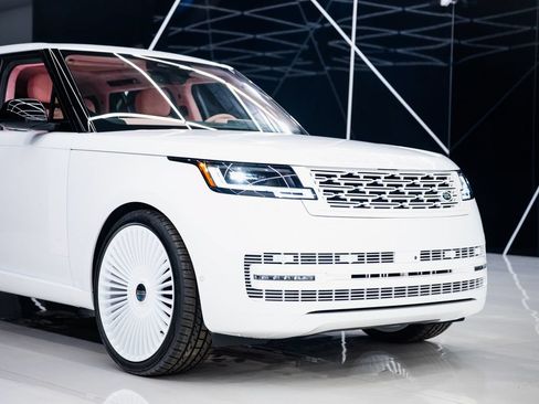 Used 2026 Land Rover Range Rover Long Wheelbase SE AWD/4WD image 5