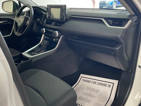 Used 2019 Toyota RAV4 XLE w/ Convenience Package AWD/4WD image 8