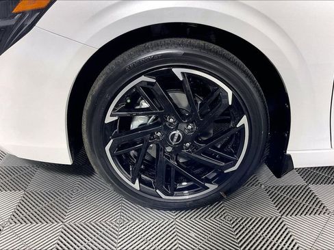 New 2026 Nissan Sentra SR w/ SR Premium Package image 18