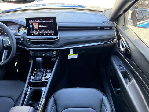 New 2026 Jeep Compass Limited image 18