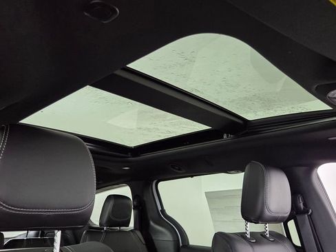 New 2026 Chrysler Pacifica Select image 40