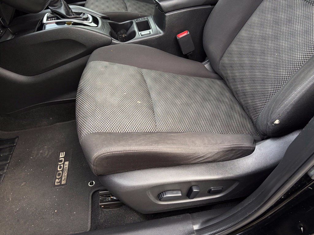 Used 2018 Nissan Rogue Sport SV w/ SV All-Weather Package FWD image 13