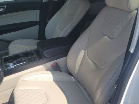 Used 2023 Ford Edge Titanium AWD/4WD image 8