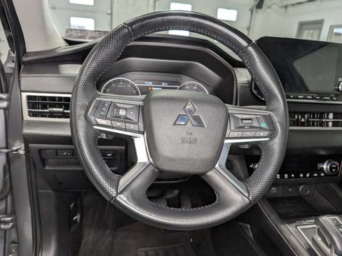 Used 2022 Mitsubishi Outlander SE AWD/4WD image 36