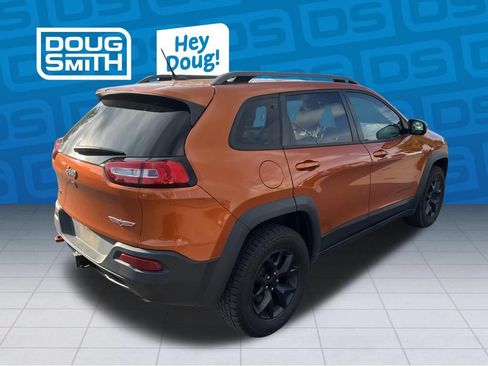 Used 2015 Jeep Cherokee Trailhawk w/ Comfort/Convenience Group AWD/4WD image 5