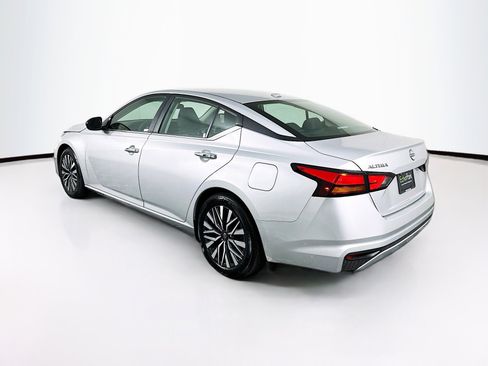 Used 2024 Nissan Altima 2.5 SV image 5