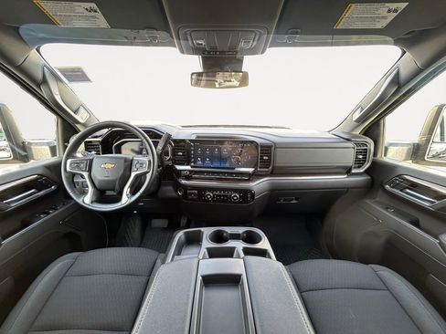 Used 2024 Chevrolet Silverado 2500 LT w/ Convenience Package AWD/4WD image 12