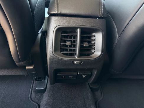 Used 2019 Jeep Cherokee Limited image 19