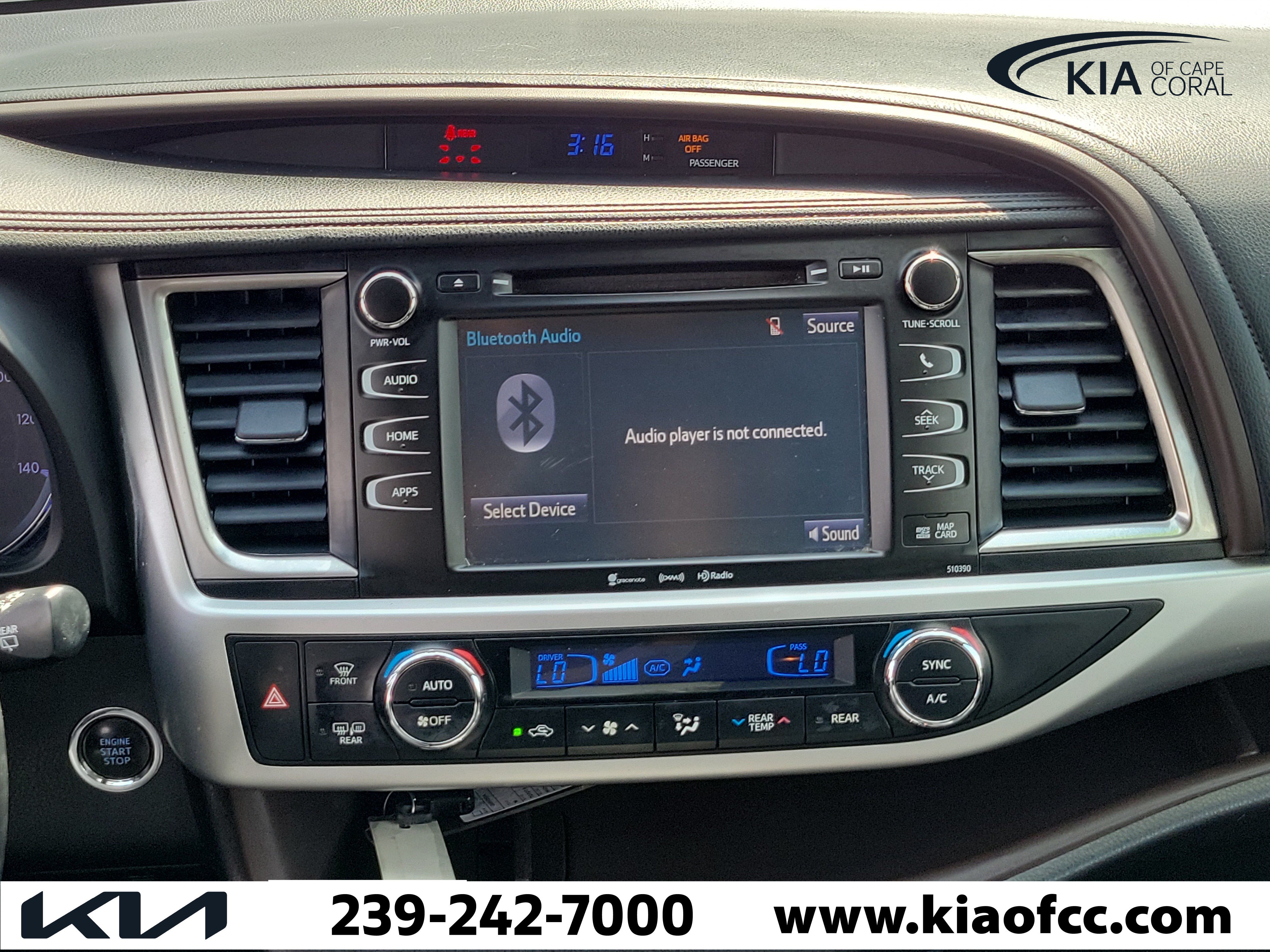 Used 2019 Toyota Highlander XLE FWD image 21