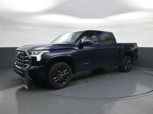 Used 2024 Toyota Tundra Platinum AWD/4WD image 4