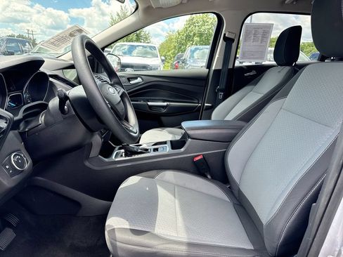 Used 2019 Ford Escape SE FWD image 19