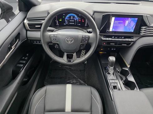 Used 2025 Toyota Camry SE FWD image 12