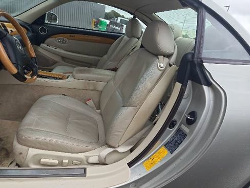 Used 2002 Lexus SC 430 Convertible image 8