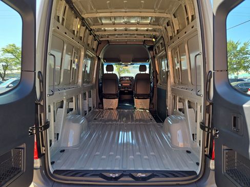 New 2025 Mercedes-Benz Sprinter 2500 image 12