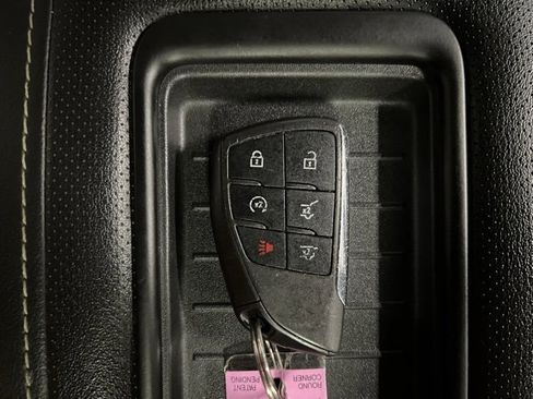 Used 2023 GMC Yukon XL SLT image 52