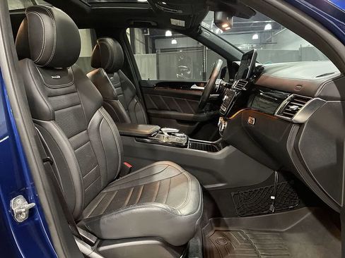 Used 2019 Mercedes-Benz GLE 63 AMG 4MATIC image 26