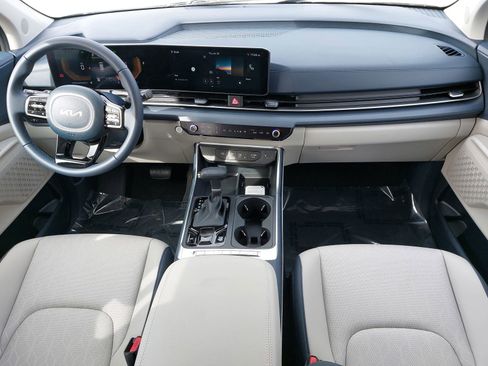 New 2026 Kia Carnival EX image 9