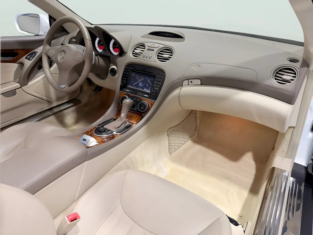 Used 2012 Mercedes-Benz SL 550 image 23