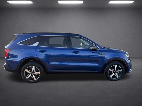 Used 2023 Kia Sorento S w/ Panoramic Sunroof Package FWD image 9
