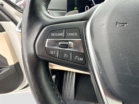 Used 2023 BMW 330i Sedan w/ Premium Package image 11