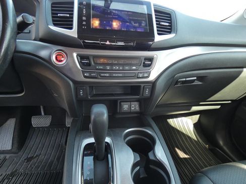 Used 2017 Honda Ridgeline RTL-T image 12