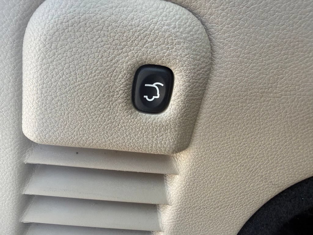 Used 2021 Jeep Grand Cherokee Limited AWD/4WD image 37