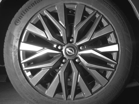 Used 2025 Nissan Altima 2.5 SV FWD image 15