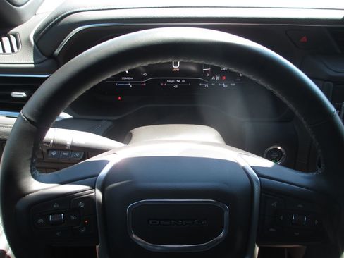 Used 2023 GMC Yukon Denali AWD/4WD image 33