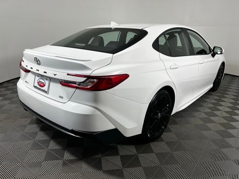 Certified 2025 Toyota Camry SE FWD image 5