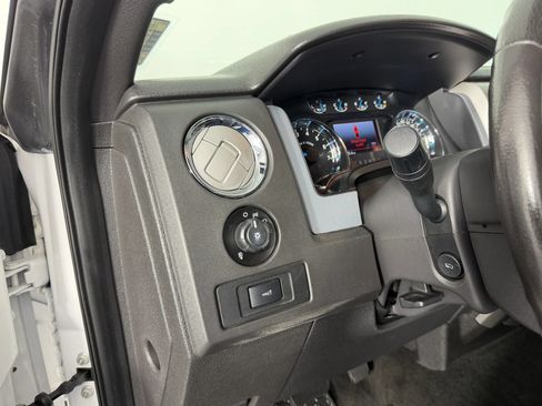 Used 2014 Ford F150 XLT w/ Equipment Group 302A Luxury RWD image 34