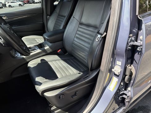 Used 2020 Jeep Grand Cherokee Limited X RWD image 11