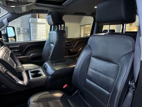 Used 2017 GMC Sierra 2500 Denali w/ Duramax Plus Package image 11