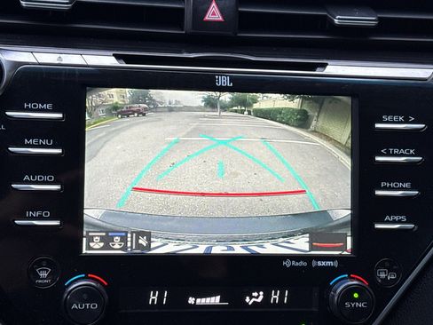 Used 2018 Toyota Camry XSE image 24