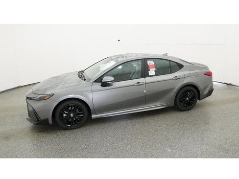 Used 2026 Toyota Camry SE w/ Convenience Package FWD image 2