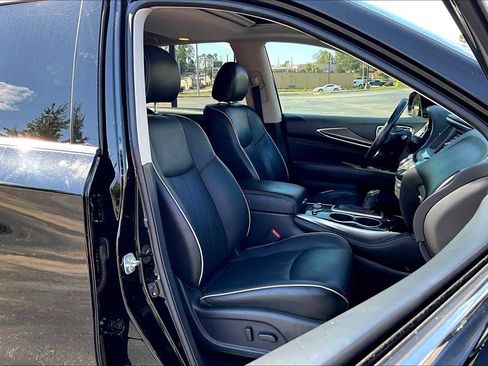Used 2019 INFINITI QX60 Luxe w/ Essential Package image 8