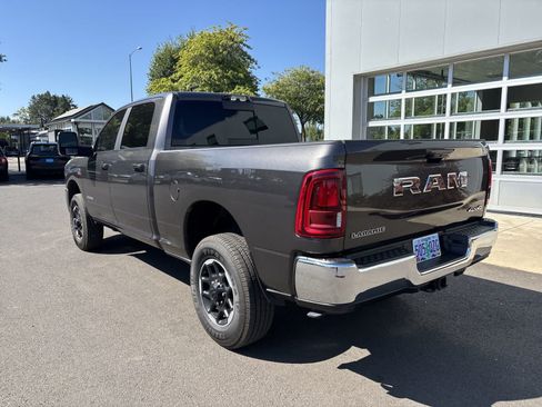 Used 2025 RAM 3500 Laramie AWD/4WD image 3