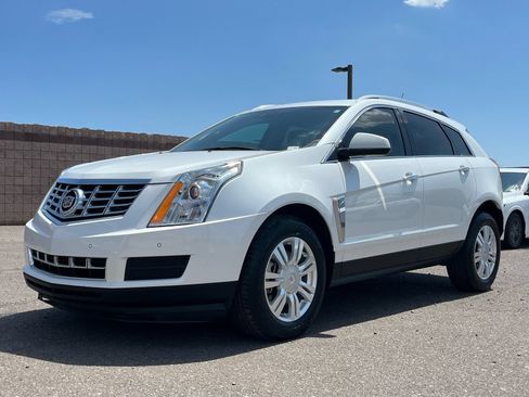Used 2014 Cadillac SRX Luxury w/ Driver Awareness Package FWD image 2