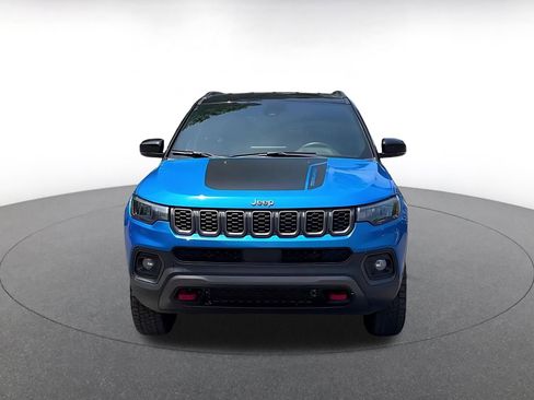 Used 2025 Jeep Compass Trailhawk AWD/4WD image 4