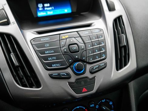 Used 2018 Ford Transit Connect XLT image 28