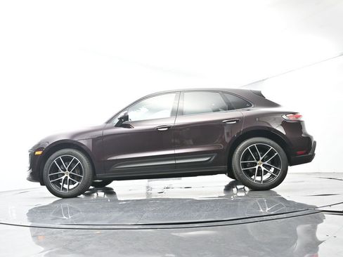 Certified 2025 Porsche Macan AWD/4WD image 45
