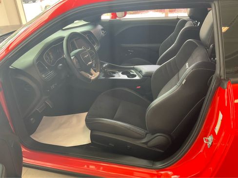 Used 2022 Dodge Challenger SRT Hellcat RWD image 7