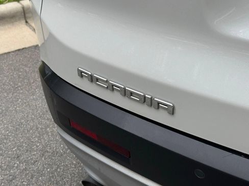 Used 2018 GMC Acadia SLT w/ LPO, Floor Liner Package FWD image 11