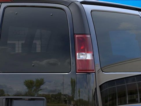 New 2026 Chevrolet Express 2500 LT w/ LT Preferred Equipment Group image 11