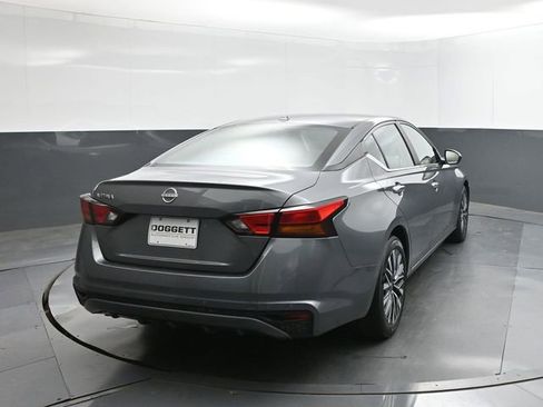 Used 2025 Nissan Altima 2.5 SV image 8