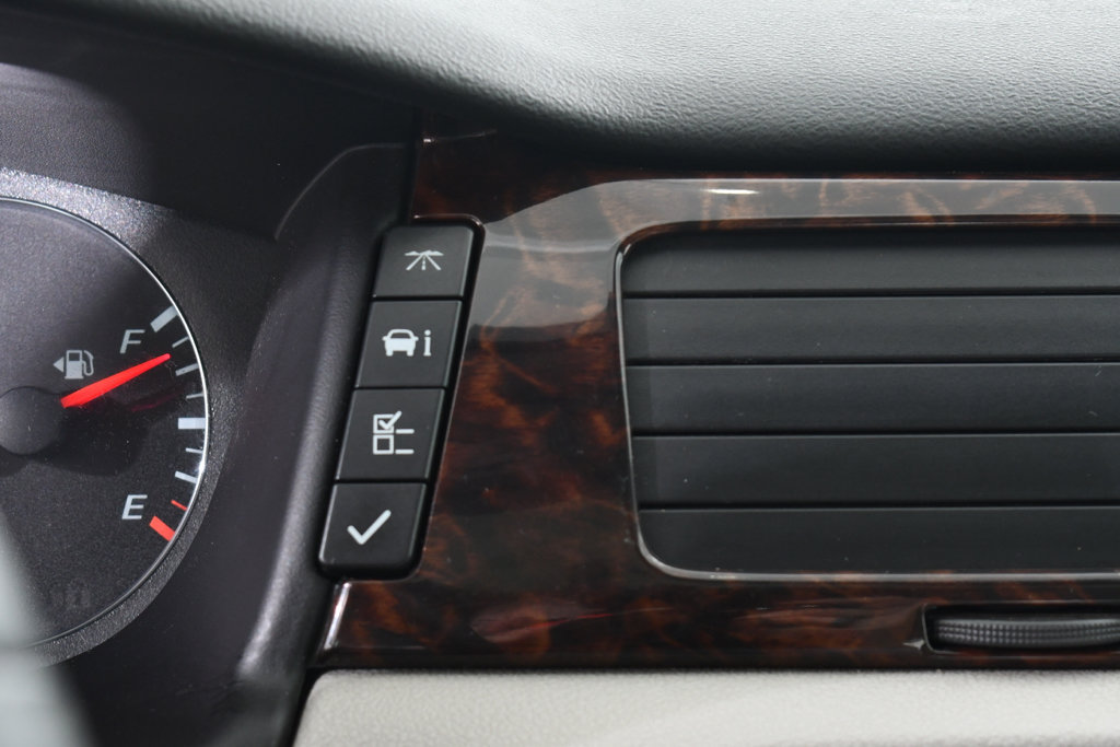 Used 2012 Chevrolet Impala LTZ FWD image 26