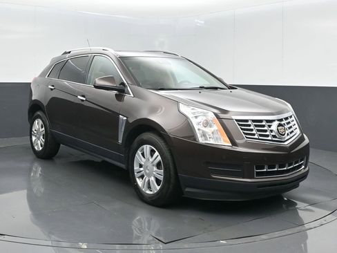 Used 2016 Cadillac SRX Luxury w/ Driver Awareness Package FWD image 2