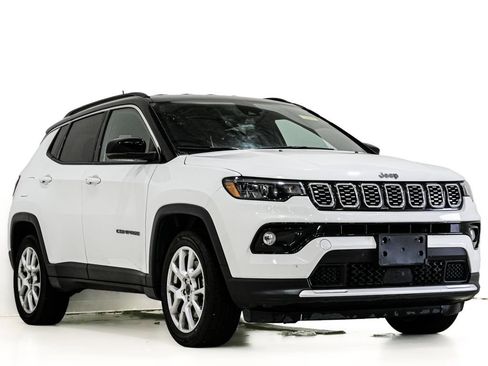 Used 2025 Jeep Compass Limited AWD/4WD image 1